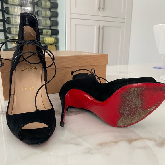 Christian Louboutin Megavamp Suede Pump- Size 35.5 - Picture 3 of 3